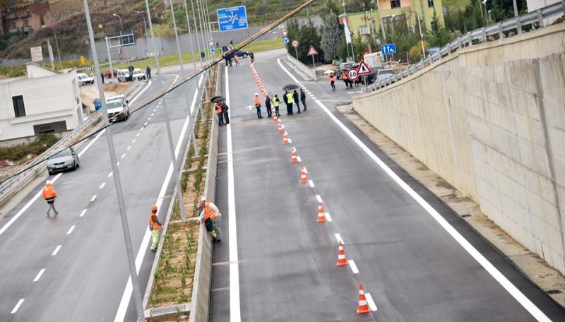 Bllokohet nga neser kalimi nga rrethi i Shkozes drejt Farkes, detajet